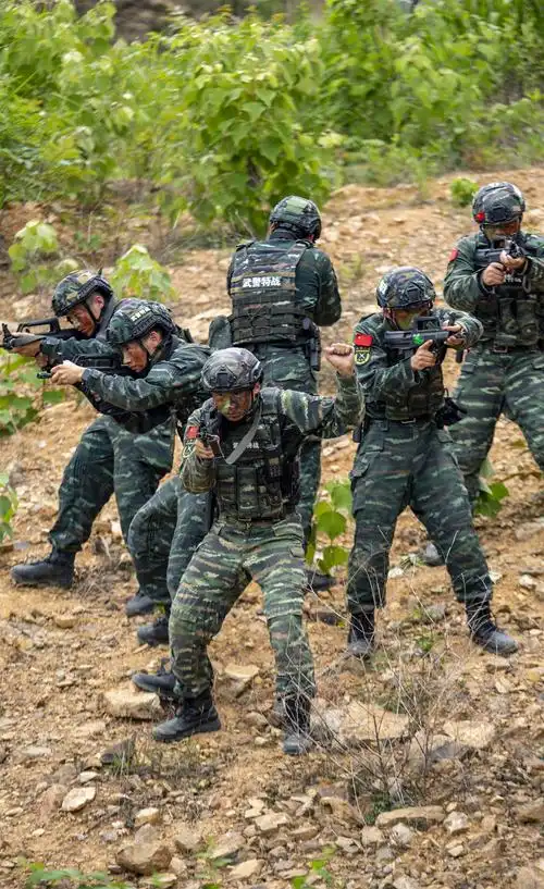 军营里的极限勇士刘鑫风雨兼程实现特战梦