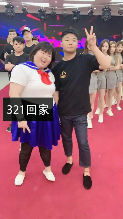 白小白 得过且过的快手直播