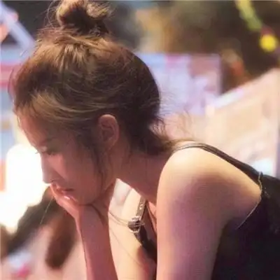 最新版2019女生超拽潮流炫酷头像 别用你的犯贱触碰我的底线