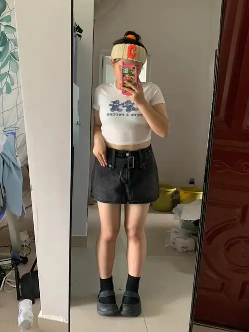 微胖的另外一个代名词就是辣妹 微胖妹妹一定要尝试辣妹风格 拒绝臃肿