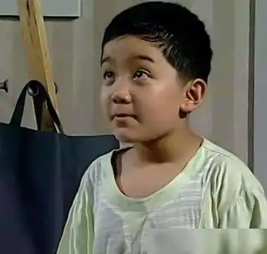 尤浩然现身rng比赛现场看到生图后网友当初的小雨回来了