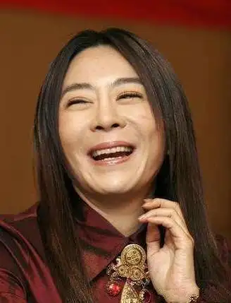 53岁喻可欣近照