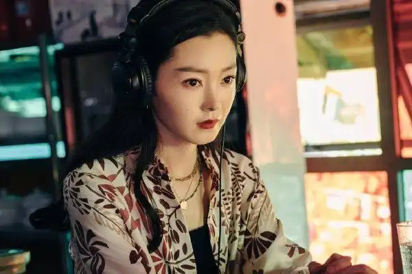 《暗夜行者》宋轶饰演苏青竹有2个身份?苏青竹和骆翔结局如何?