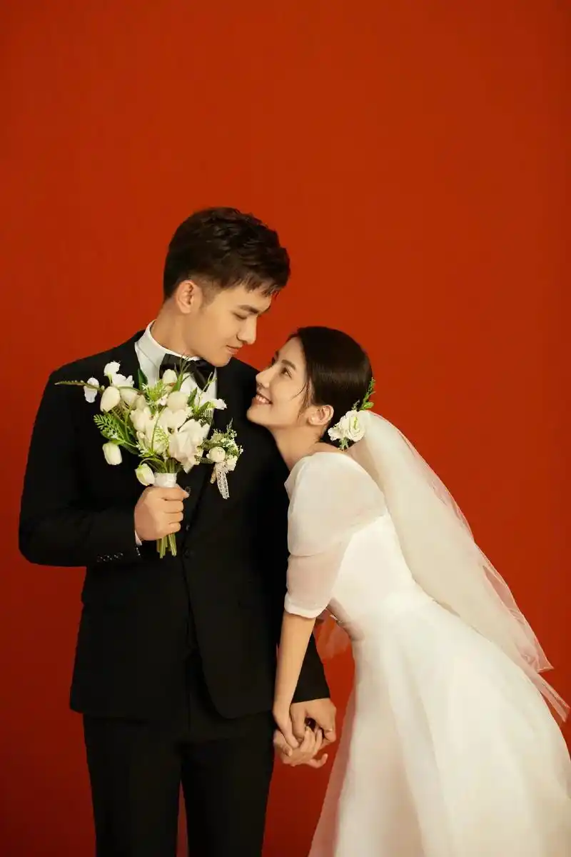 爸妈都会喜欢的喜嫁风婚纱照感觉看到照片耳朵边都是我们结婚啦的声音