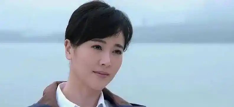 她是孙红雷初恋,被陈道明"同居"多年,今嫁大20岁大叔_左小青_生活