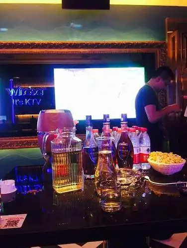 一个人喝酒很寡啊