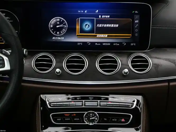 【2017款奔驰e级 e 320l 4matic 运动型_中控区 _77/482张图片】_汽车
