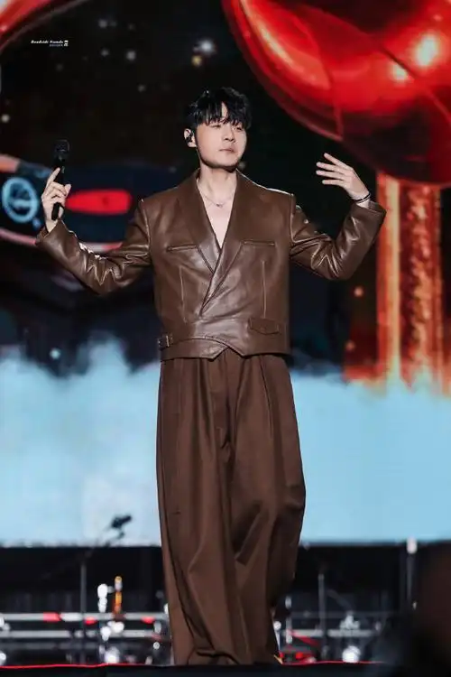 #李荣浩纵横四海世界巡回演唱会#