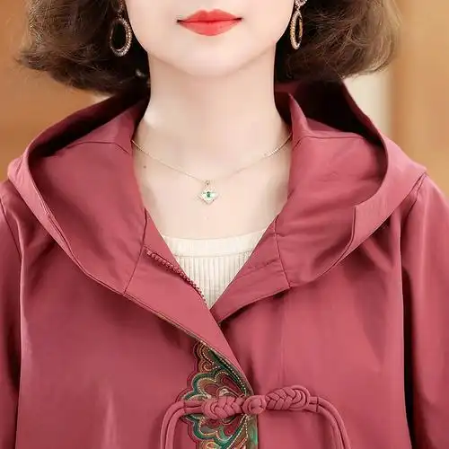 中年胖妈妈春装中老年女士春秋装夹克奶奶上衣外套薄款加肥特大码