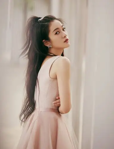 张雪迎亮相央视五一特别节目用歌声致敬劳动者