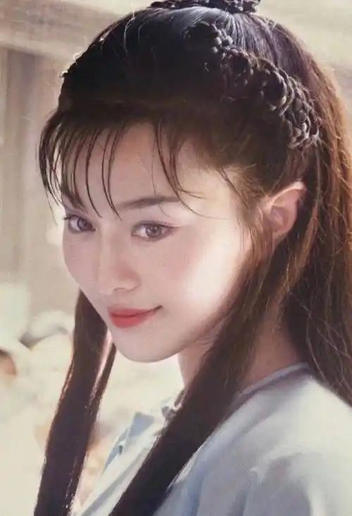 范冰冰20岁清纯旧照曝光 造型重回"金锁"