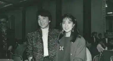 没有任何顾虑让他去关心家庭的琐碎之事,成龙只有当他毫