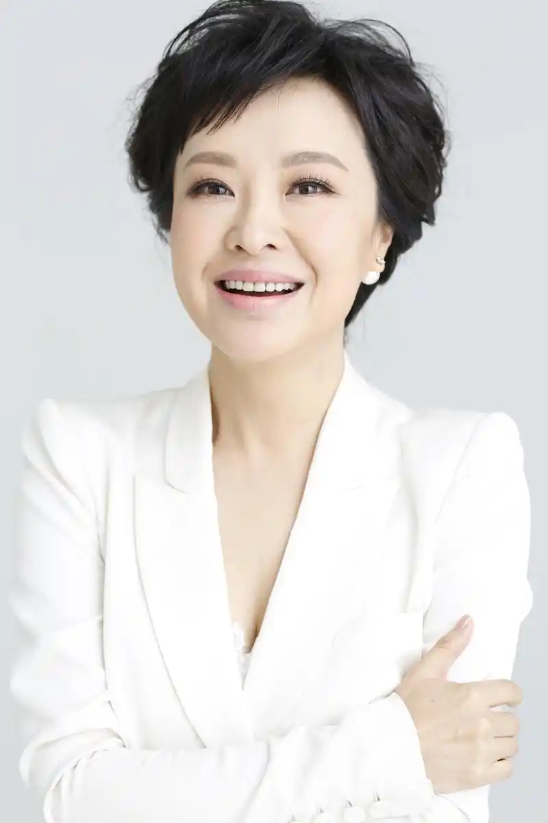 即便在主持人如群星般闪耀的上海,东方卫视新闻主播