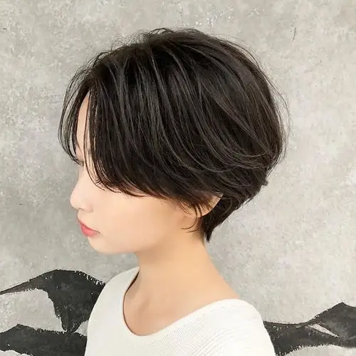 厌倦了一次不变的波波头不如试试更吸睛的露耳短发减龄又洋气