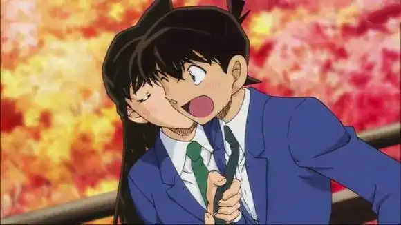 小兰与新一终于亲上了名侦探柯南这对跨世纪情人真是甜sker人了