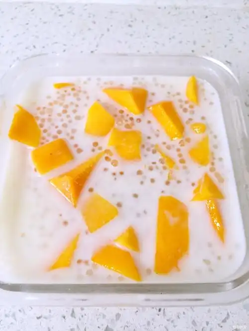 > 来,生活不止有故事,还有芒果西米露