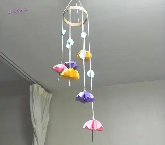 彩纸手工制作风铃,用纸做手工简单漂亮风铃(几张简单彩纸折一折)