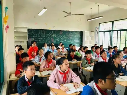 为何当今孩子上小学家长却很累80后上小学时家长却不用操心