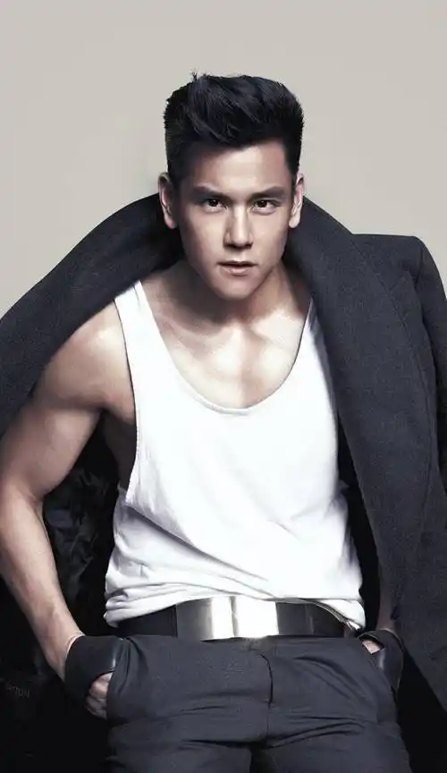 原创原创8块腹肌身高182帅到掉渣了网友我就馋他的身体