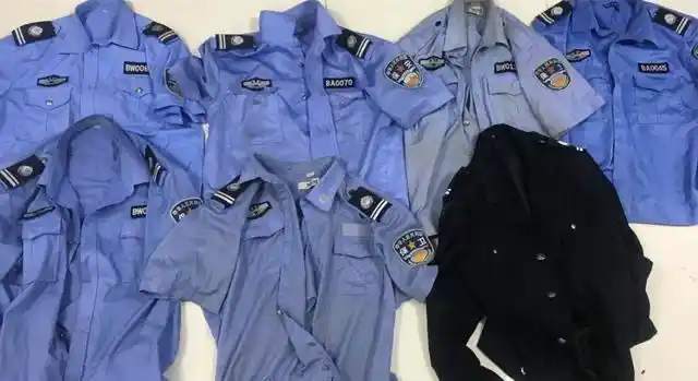 咸阳两名保安居然穿得跟警服一样被警告