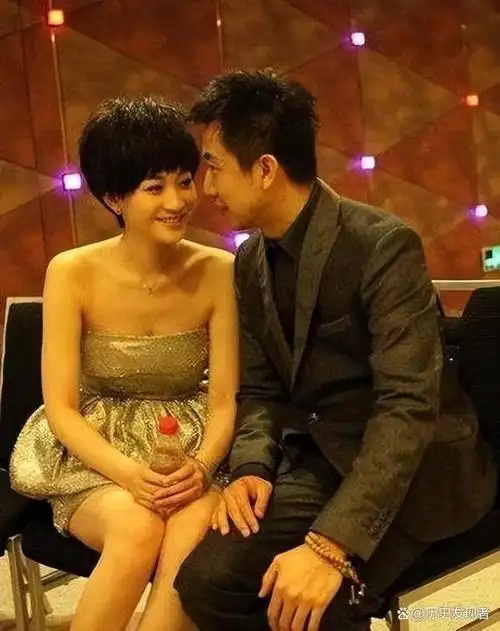 演员李小冉,40岁苦尽甜来,5个亿随便花,被丈夫宠成宝