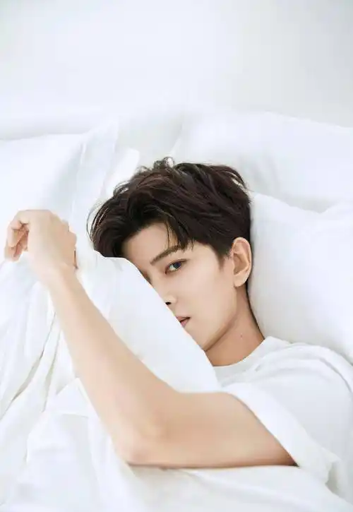 原创任嘉伦又纯又欲又美又男的独特魅力是从哪里来的