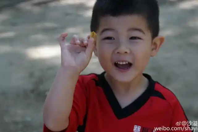 沙溢晒童年照,原来他小时候也是东北宋仲基啊