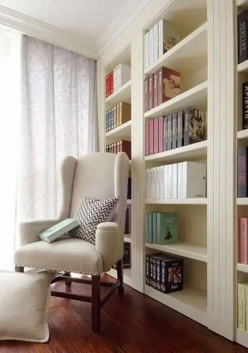 现代简约三居室书房书架装修效果图