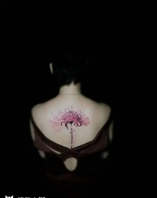 彼岸花纹身图片_背部纹身图案