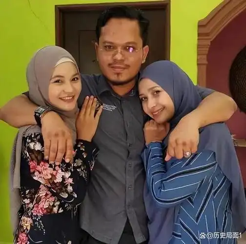 齐人之福马来西亚华裔男子同时娶两名老婆三人行婚宴照曝光