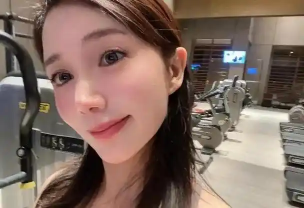 近日,黄景瑜与王雨馨离婚案再度在影视圈及各大网络平台上引起了极大