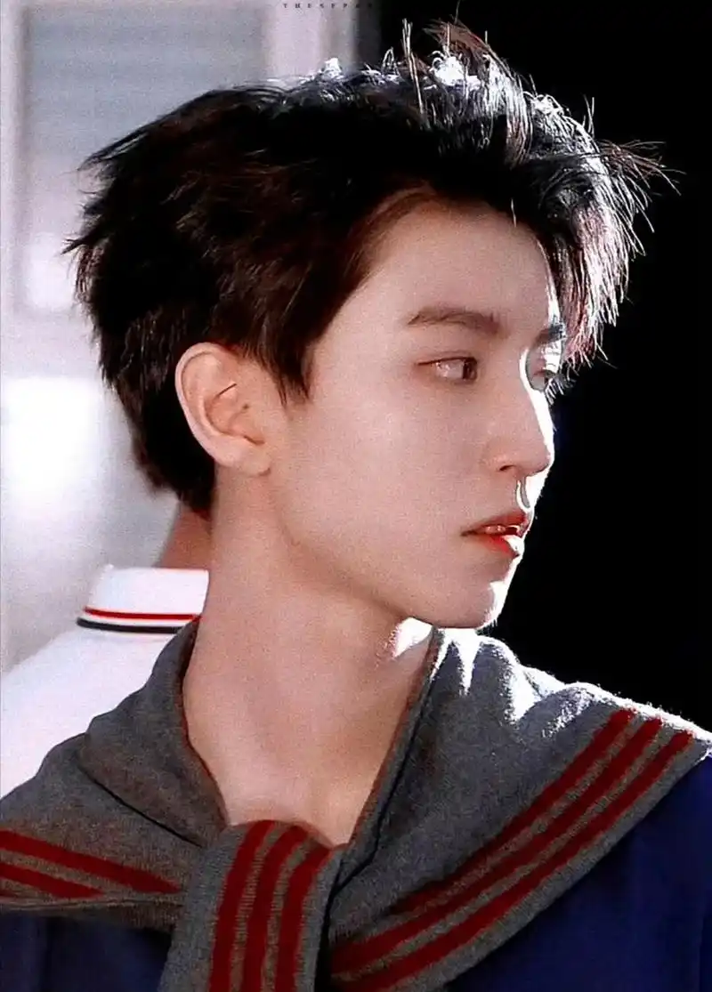 白月光#养成系 #小螃蟹 #王俊凯 - 抖音