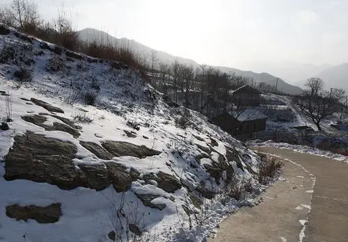 雪后,蓝田流峪寺村行
