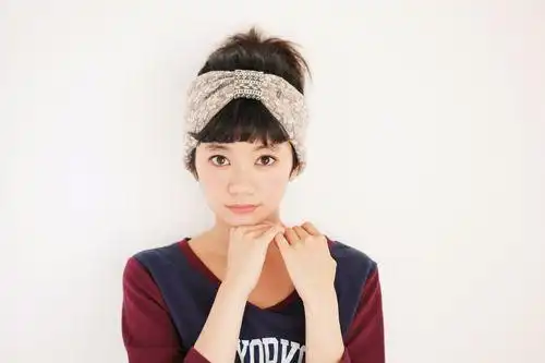 蝴蝶结发带 令短发也能实现束发愿看