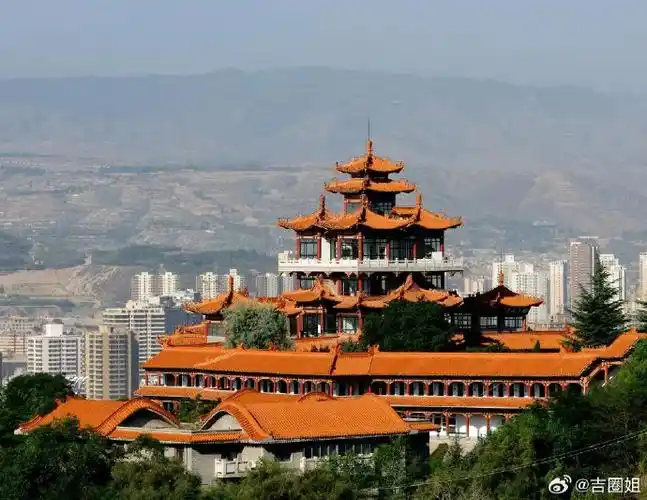 为您推荐了兰州著名景点,其中包括甘肃省博物馆,兰州水墨丹霞旅游景区