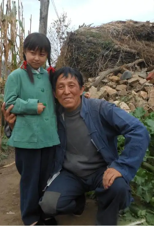 袖珍朱洁简历(嫁给身高1米28的秦学士)(33)