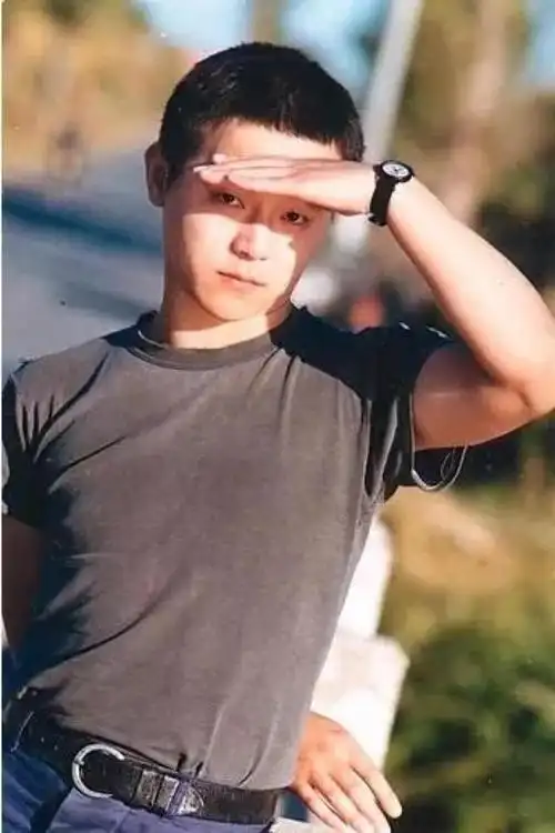 窦唯年轻和现在对比(为王菲脱离黑豹乐队)(2)