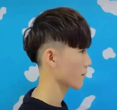 看图你就会明白了,原因是跟裤子百搭,穿上脚真的太帅了吧 !