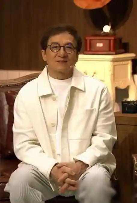 成龙70岁生日照曝光网友惊叹其苍老成龙回应衰老真相