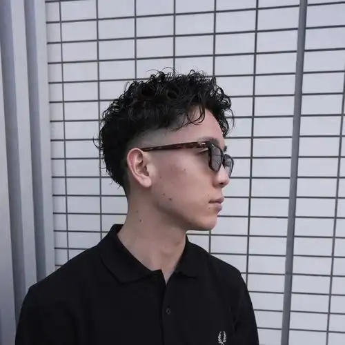 微胖男子剪短烫烫,效果真不赖,帅气还时尚|脸型|短发|刘海|男士发型