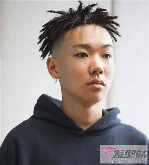 不一样的男生锡纸烫 "酷头"发型帅炸了