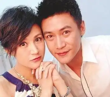 辛柏青夫妇是同学关系,黄磊和孙莉是师生关系,佟大为和关悦是同学关系