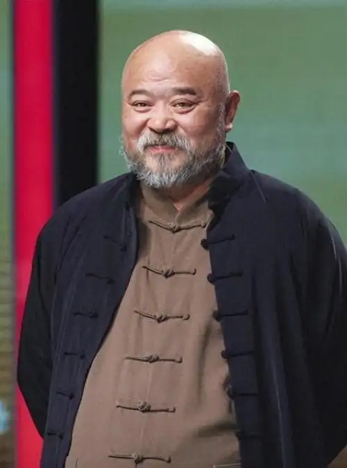 演员李琦无视医生建议,每日吸烟两包,餐餐饮酒八两