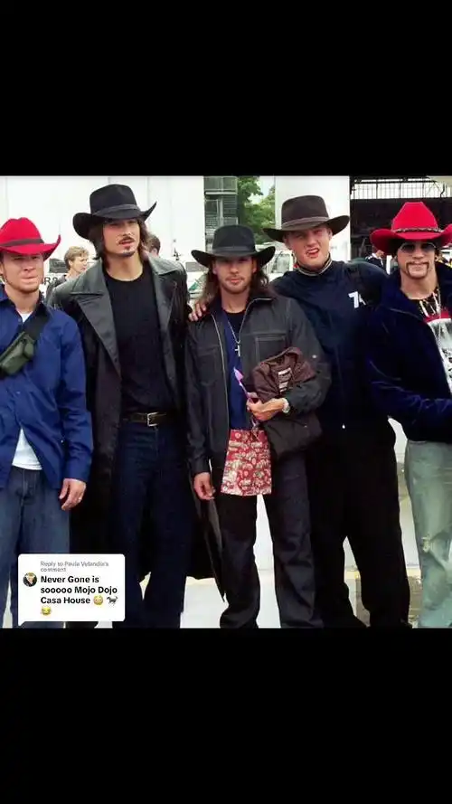 回复 @ paula velandia在我们的mojo dojo casa house