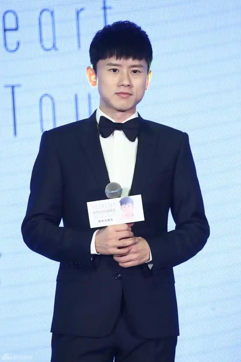 张杰举行巡演发布会