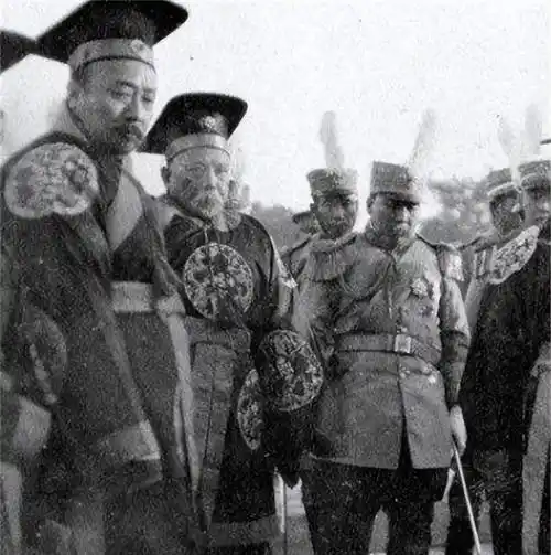 遗产仅剩20块无钱办丧,葬礼场面却比父亲的还盛大_袁世凯_女子_母亲