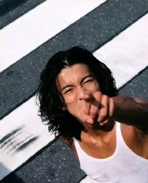 木村拓哉现在的审美,黄发,o型表情,猪头肉的最爱变成这样了