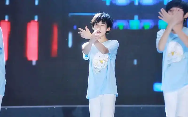 《青春修炼手册》张真源focus【tf家族夏日嘉年华】