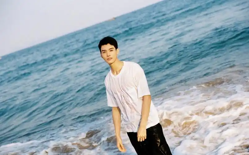 宣传敷衍不走心,不想面对过去|指尖|龚俊|指尖少年_新浪新闻