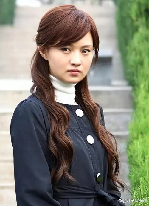 演员傅晶:46岁还能演大学生,多年来低调拍戏,很美可剧本太烂